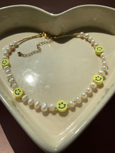 Lade das Bild in den Galerie-Viewer, Perlenkette mit Smileys

